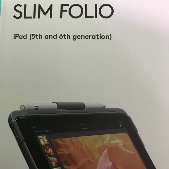 New Logitech Slim Portfolio iPad Keyboard & Case - Picture 2 of 4